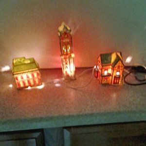 Dickens Collectbles  Hand Painted Porcelain Lighted Buidling